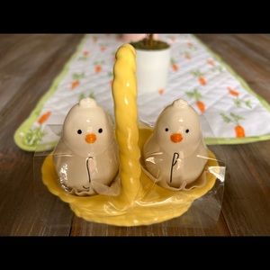 Rae Dunn Easter Basket Chicks Salt and Pepper Shakers Set New Ceramic Chickens